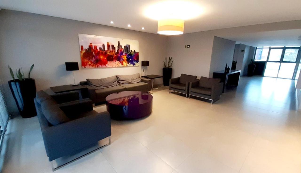 Estudio Aconchegante No Centro De Curitiba - Ar Condicio E Localizacao Perfeita! Экстерьер фото